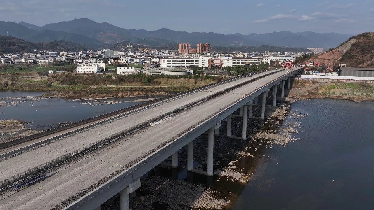 省道411项目荣登旺苍融媒公众号